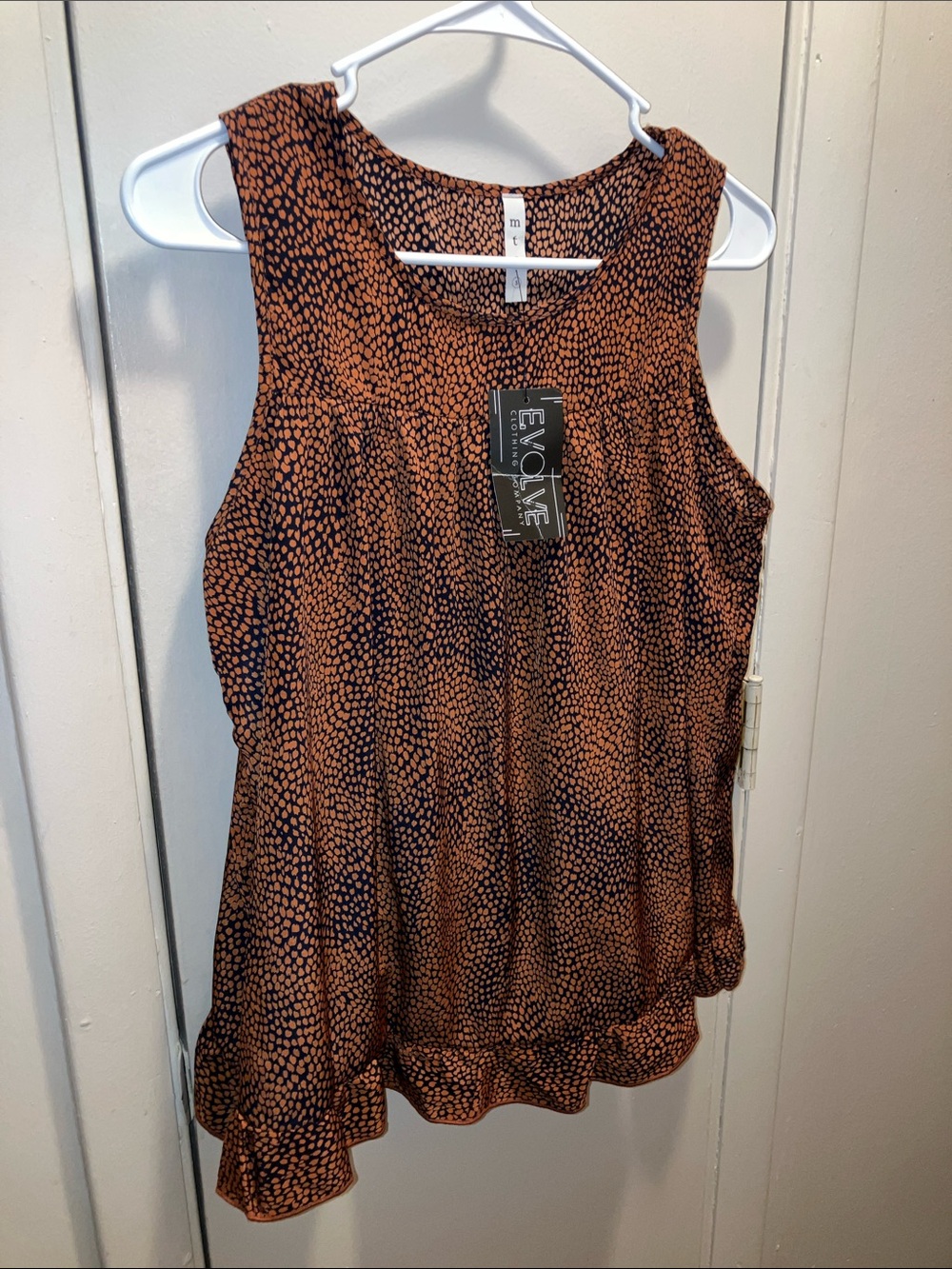 mts Rust and Black Speckled Ruffle-Hem Sleeveless Blouse Small